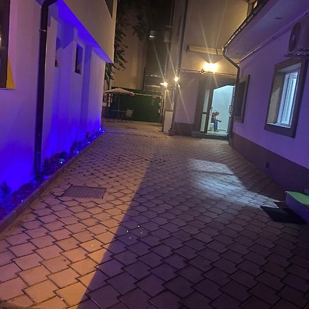 Хостел Cazan House Бухарест Экстерьер фото