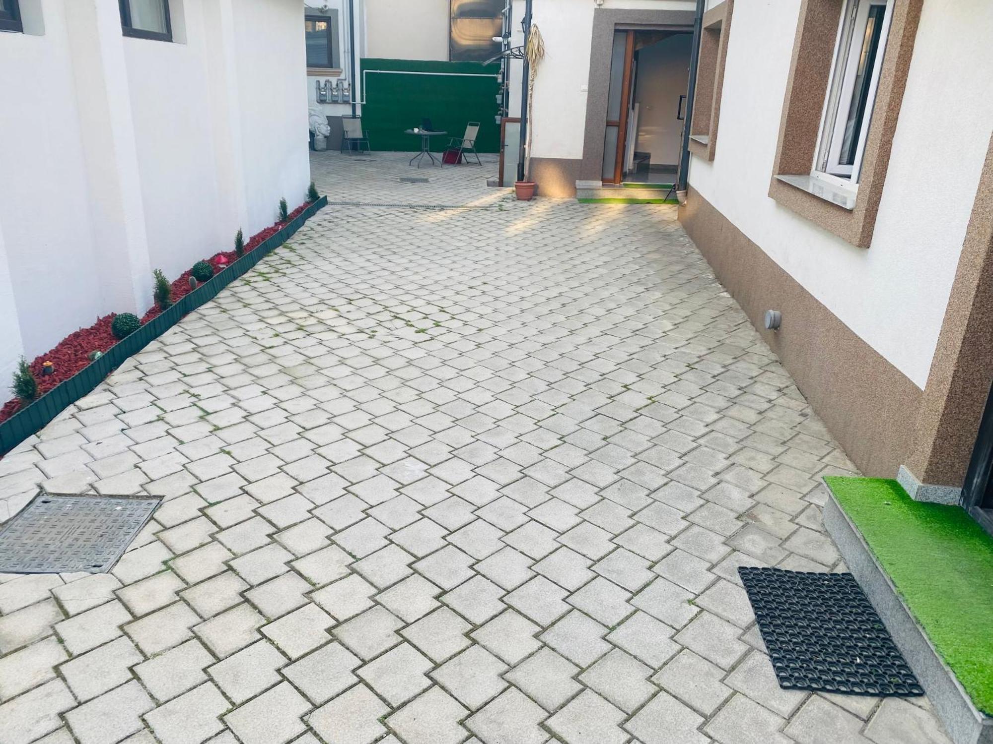 Хостел Cazan House Бухарест Экстерьер фото